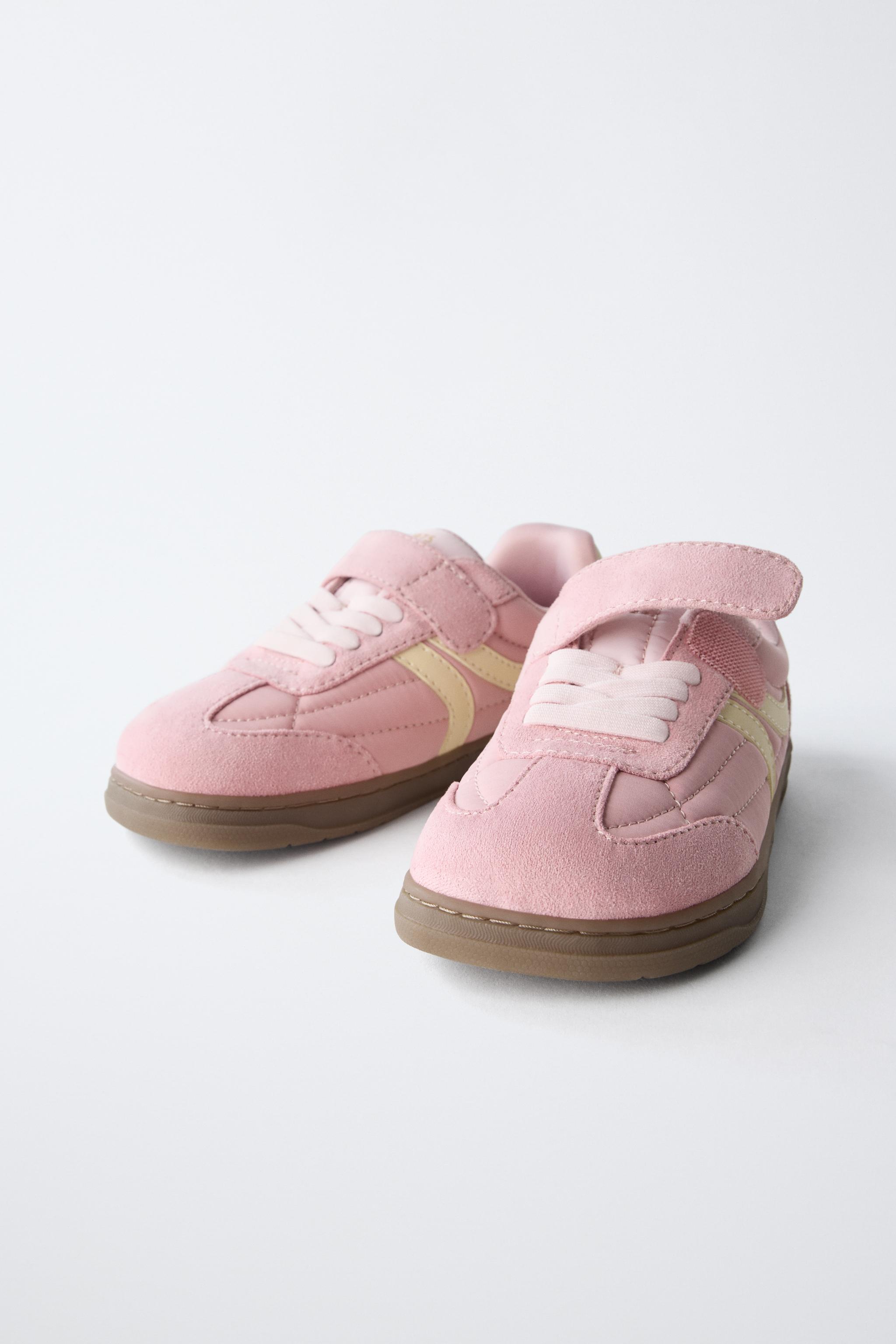 CONTRAST BAREFOOT SNEAKERS